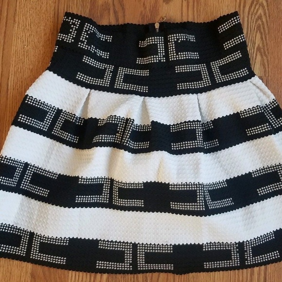 Solution Dresses & Skirts - Sold Solution Womans M/L Skirt Black White Studded